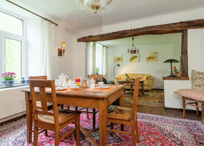 Hébergement de vacances Farm With Lovely Panoramic Views *